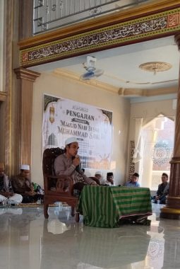 TGH Saiful Islam Sibawaih Beri Tausiah Maulid Nabi Muhammad SAW 1448 H di Masjid Nurul Ikhsan Kelotok